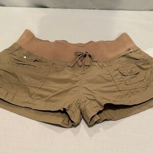 Almost Famous shorts tan color size S